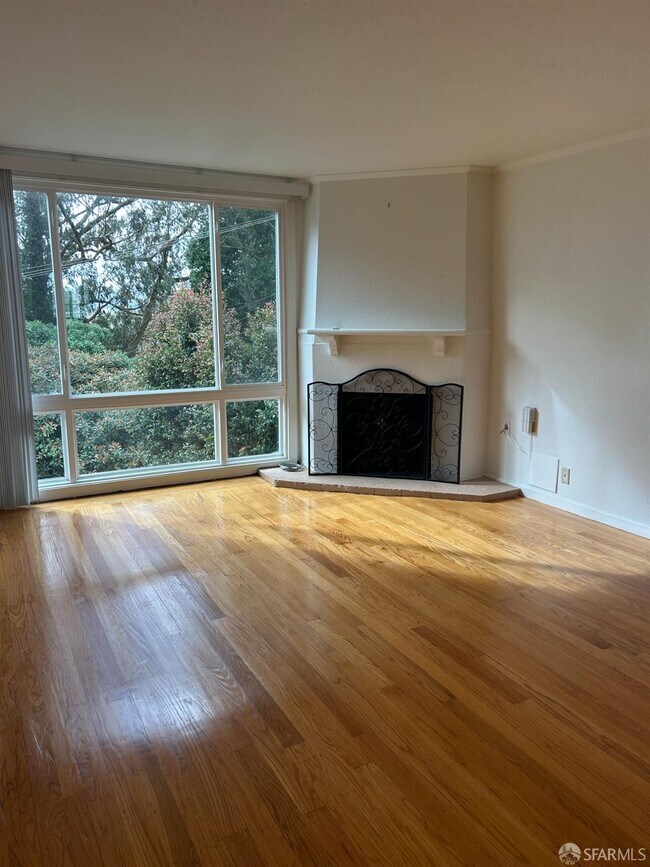 Foto del edificio - 255 Molimo Dr