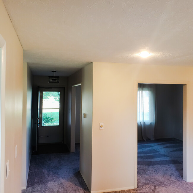 Building Photo - 6817 W 200 S
