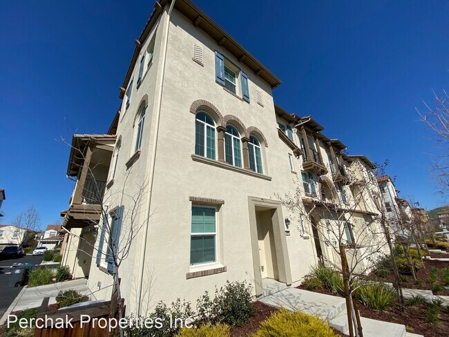 Building Photo - 3 br, 4 bath House - 3015 Blackberry Ave