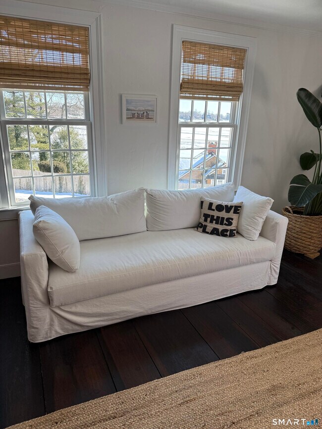 Foto del edificio - 450 Harbor Rd