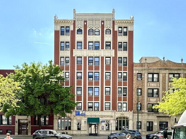 Building Photo - 545 W Belmont Ave