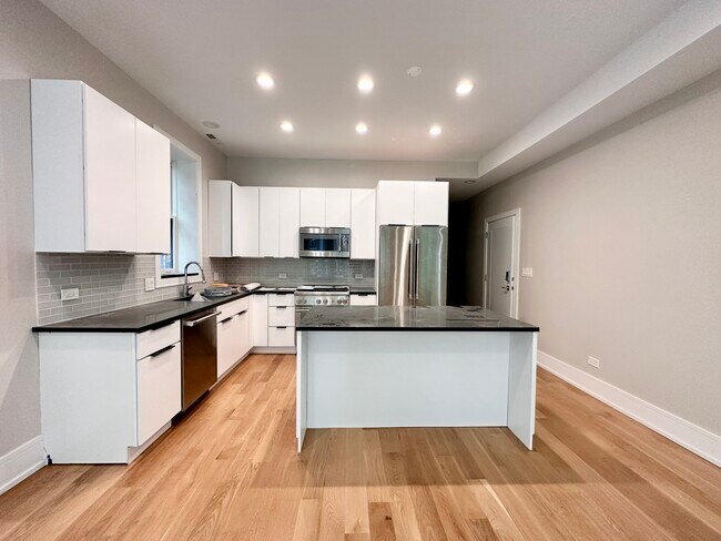 Foto del edificio - 930 N Wolcott Ave