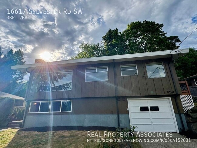 Building Photo - 16617 Sylvester Rd SW