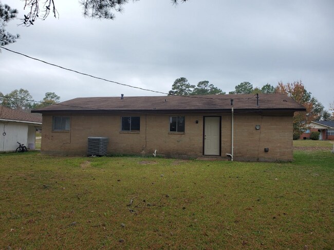 Building Photo - 106 Ivy St