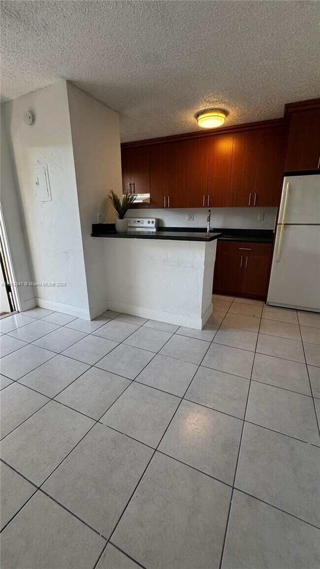 Foto del edificio - 4081 N Dixie Hwy