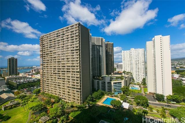 Building Photo - 1255 Nuuanu Ave
