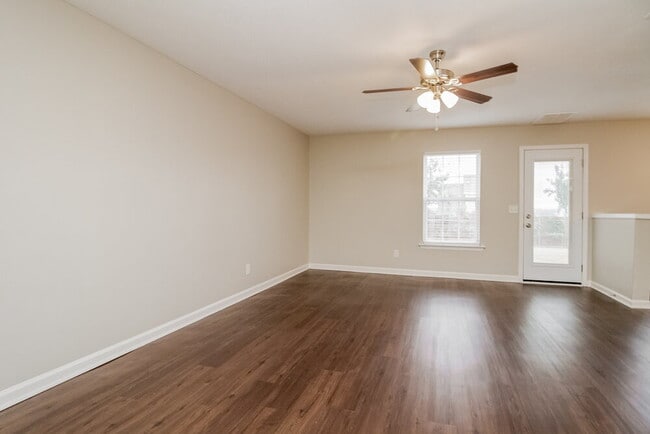 Building Photo - 132 Berele Shepsele Ln