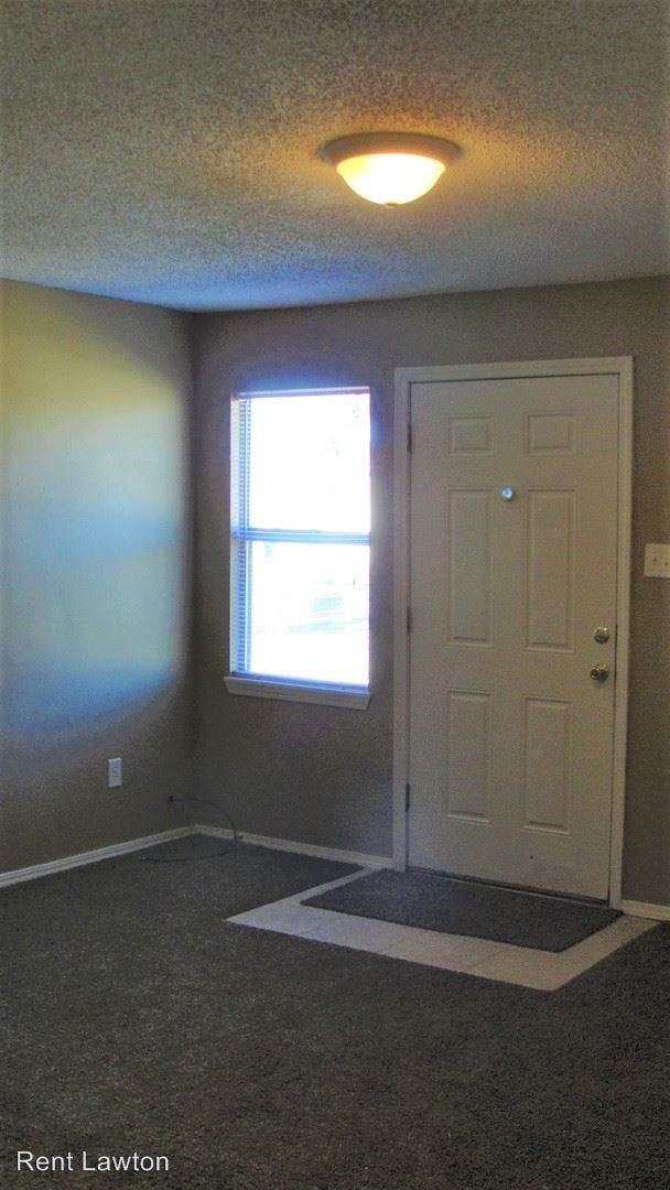 Foto del edificio - 6202 1/2 NW Elm Ave