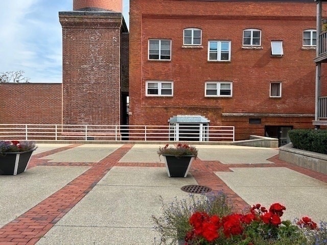 Building Photo - 45 Main St