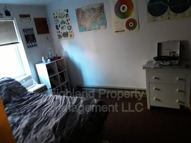 Building Photo - 1745 NE Wheatland Dr