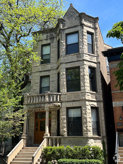 Building Photo - 2217 N Magnolia Ave