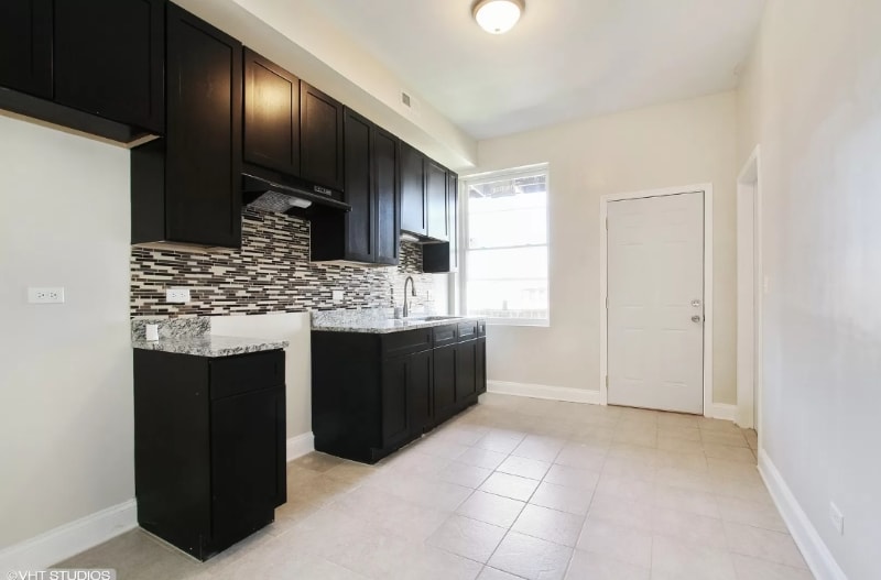 Building Photo - 6940 S King Dr