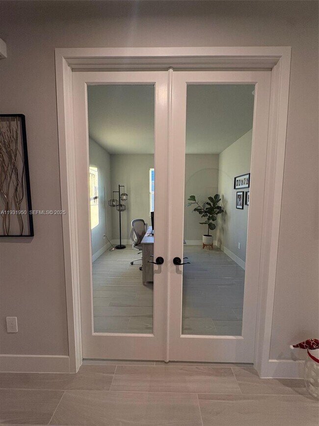 Foto del edificio - 5020-5124 Ave E