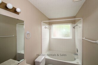 Building Photo - 2205 Armadillo Dr
