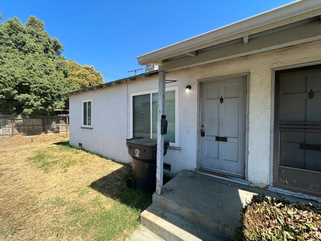 Building Photo - 2669