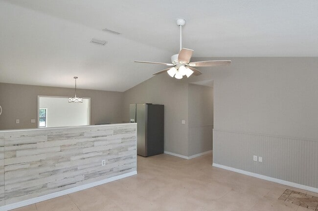 Foto del edificio - 2374 Dorsey Dr