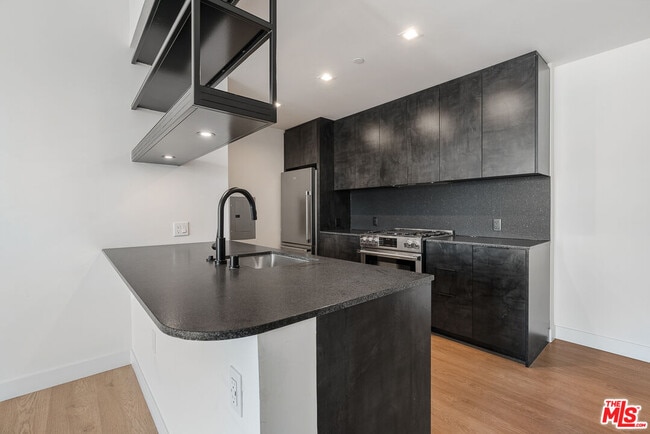 Foto del edificio - 10700 Tabor St