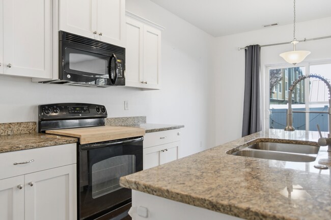 Foto del edificio - 1259 SilverCrest Dr