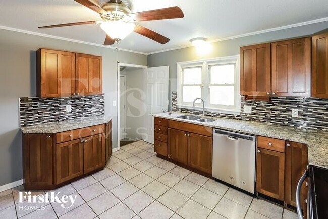 Building Photo - 3232 Shady Bend Dr