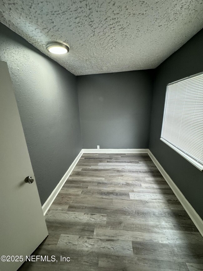 Foto del edificio - 1526 W 22nd St