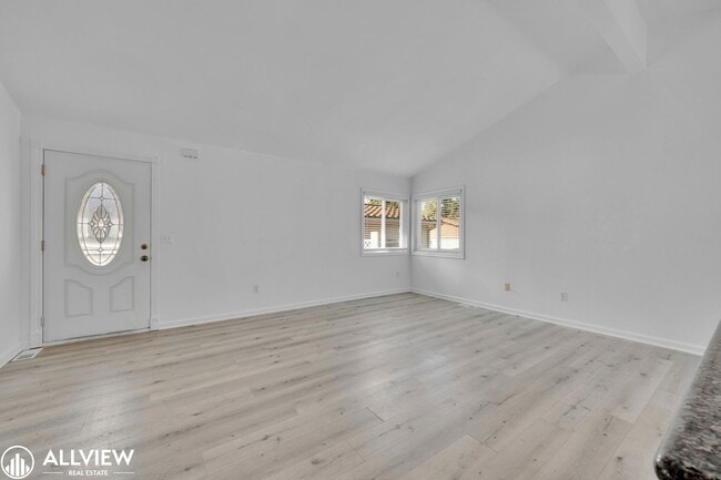 Building Photo - Charming 3-Bedroom Home in Rancho Bernardo...