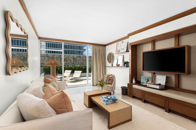 Foto del edificio - 6801 Collins Ave
