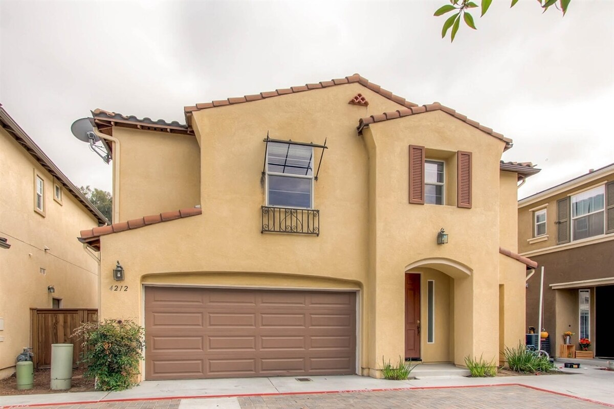 Primary Photo - 4212 Ave Arroyo