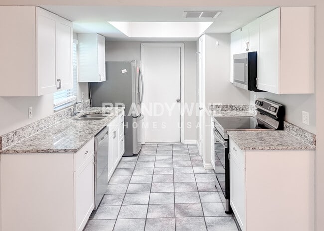 Foto del edificio - 805 Sprucewood Ln