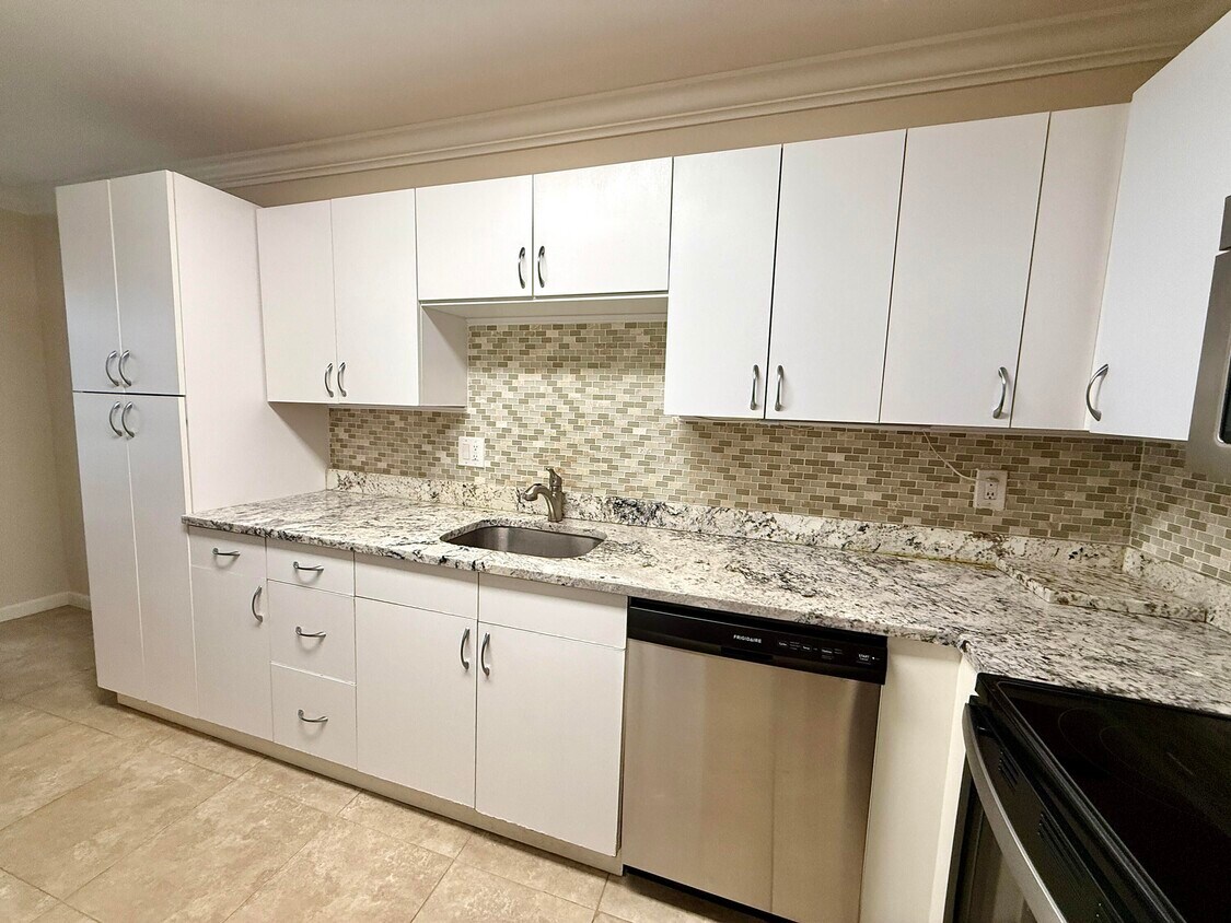 Foto principal - 20920 Sedgewick Dr