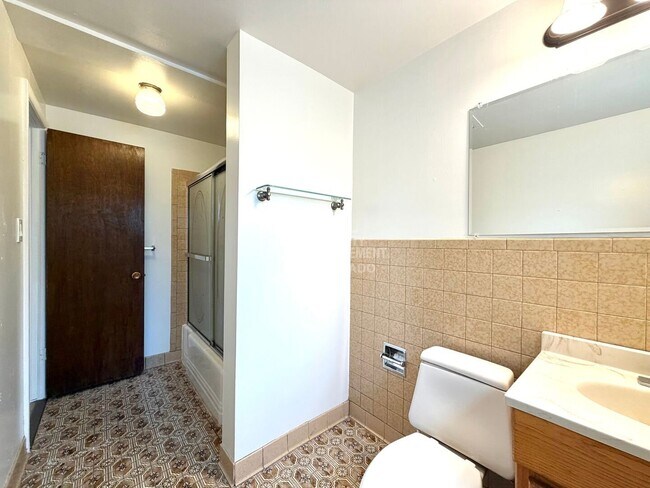 Building Photo - 511 E Panama Dr