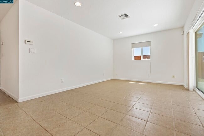 Foto del edificio - 25 Bates Blvd