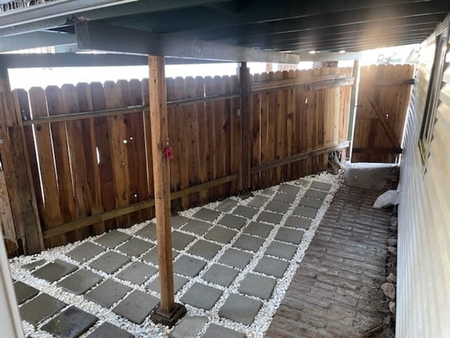 Building Photo - Beautiful remodeled unit behind Safeway in...