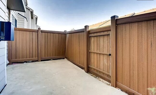 Building Photo - 1273 S Zeno Way