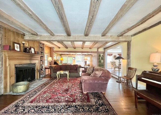 Foto del edificio - 301 Haviland Rd