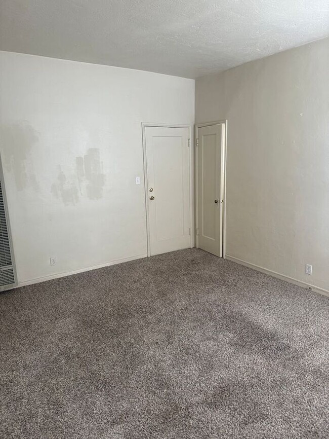 Building Photo - Great 1 Bedroom 1 Bath