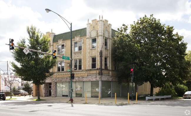 Foto del edificio - 6967-6969 W Grand Ave
