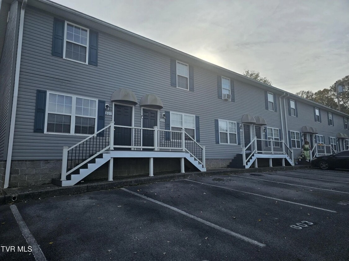 Primary Photo - Laurel Brook Community