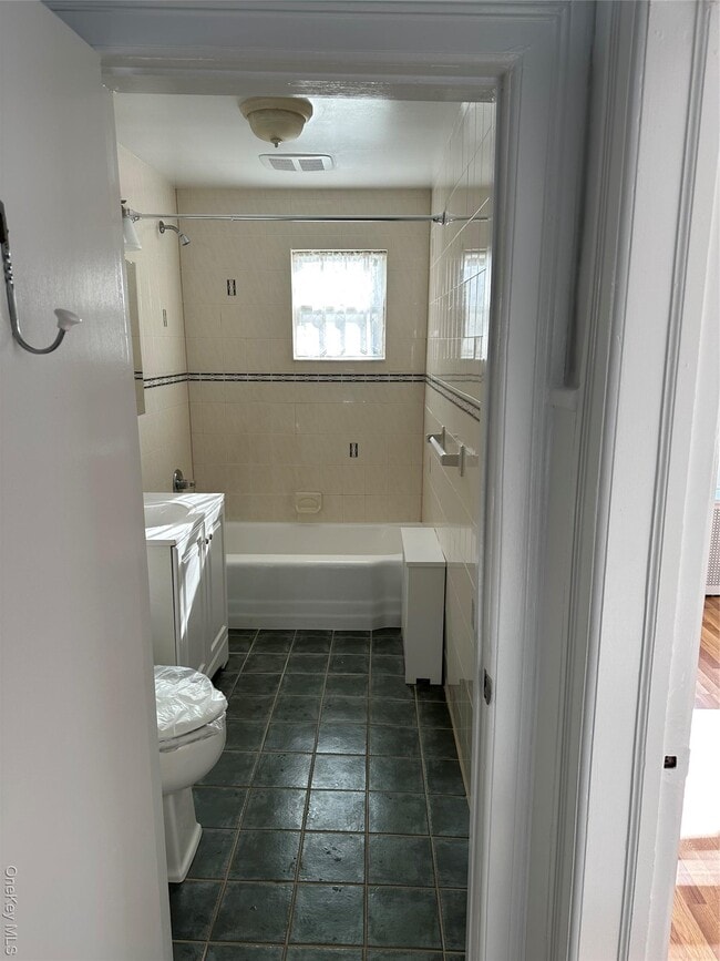 Building Photo - 68 Lake Ave