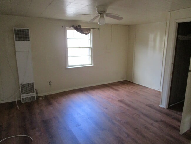 Building Photo - 7 Shoemakers Ln