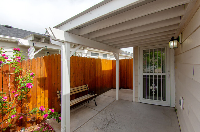 Building Photo - 346 Appletree Ct