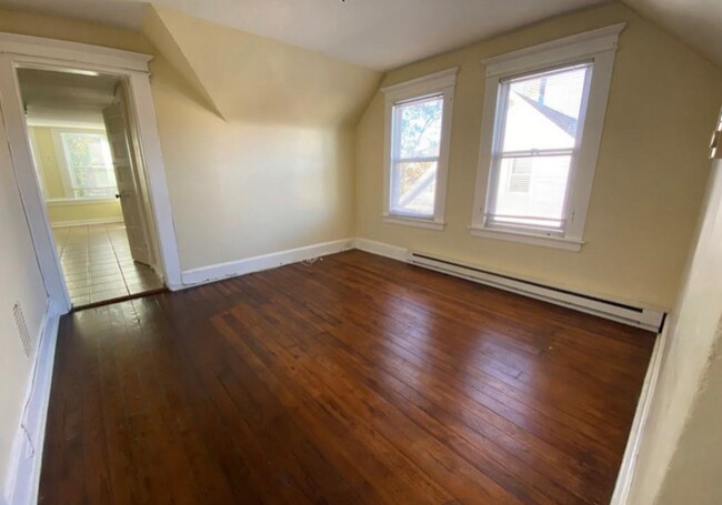 Foto del edificio - 377 Huntington Rd