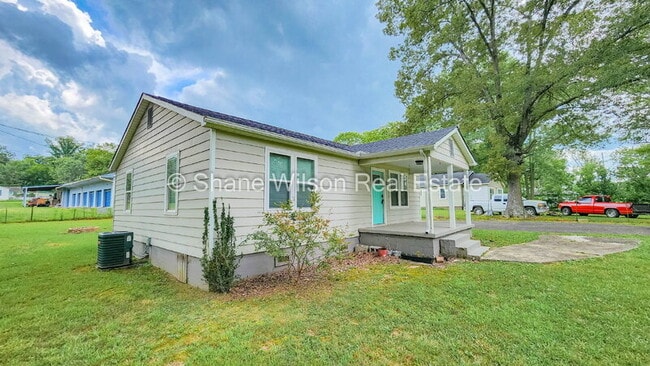 Building Photo - 108 Roberts Dr