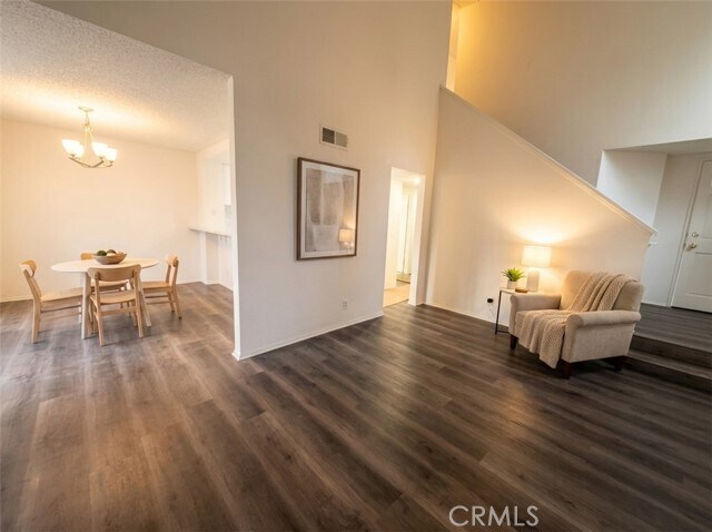 Foto del edificio - 7 Stanford Ct