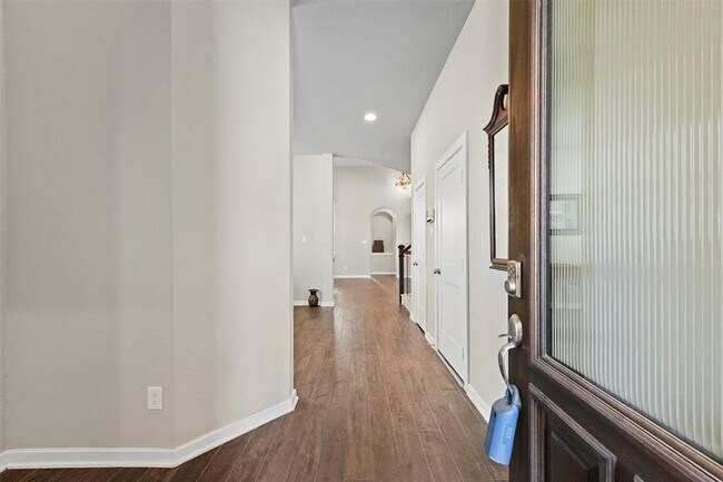 Building Photo - 17040 Shy Leaf Ct