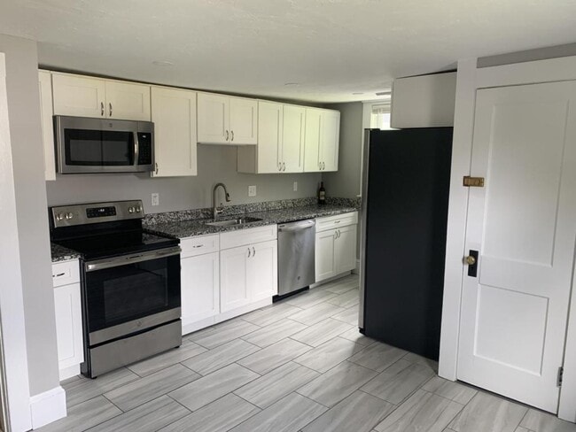 Building Photo - 2 Marvin Ave Unit 2