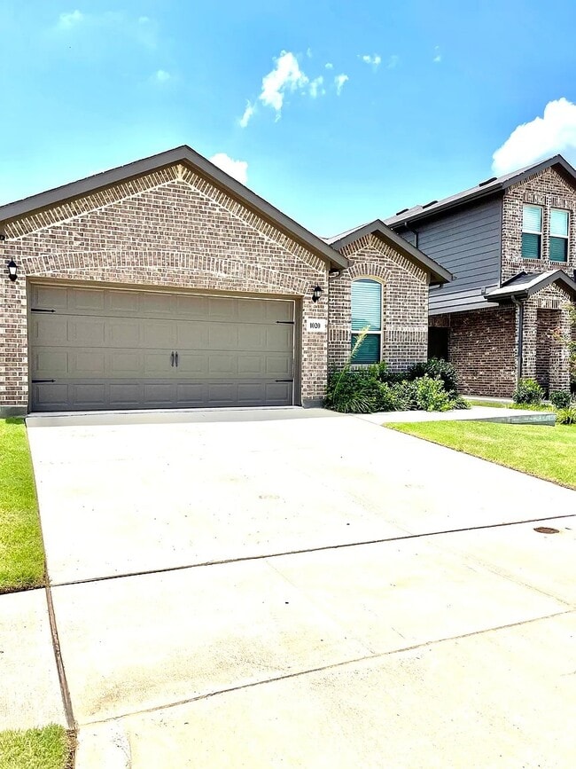 Building Photo - 1020 Runnels Ln