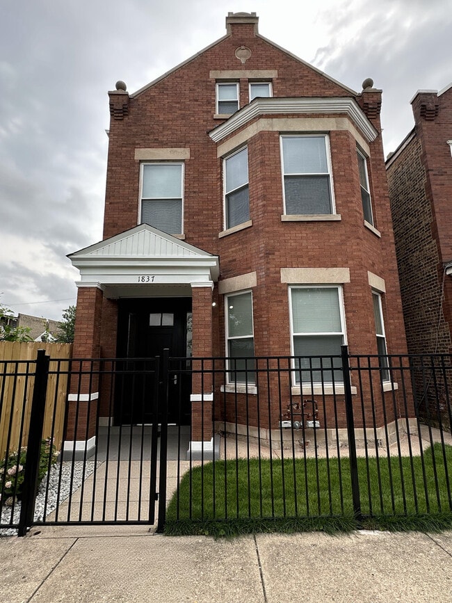 Building Photo - 1837 S Harding Ave