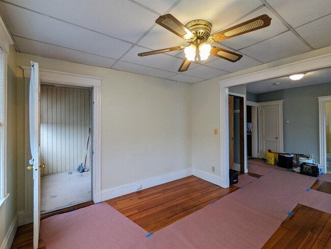 Building Photo - 127 Rogers Ave
