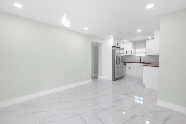 Foto del edificio - Pet-Friendly, Big Yard, Central Location 2bd/2bth Home in Lemon Bay