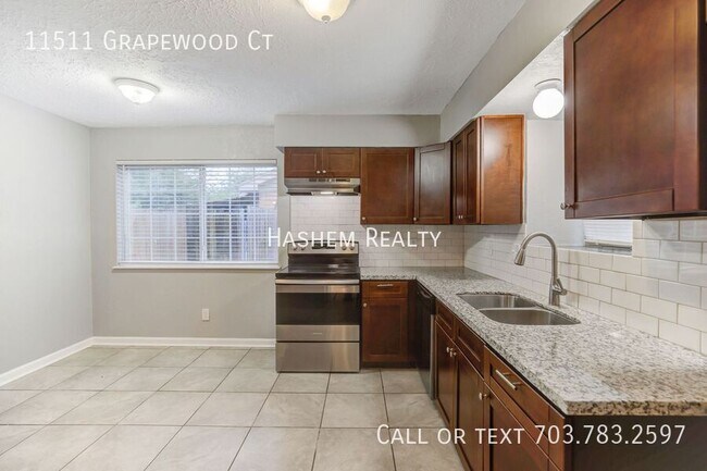 Photo - 11511 Grapewood Ct House